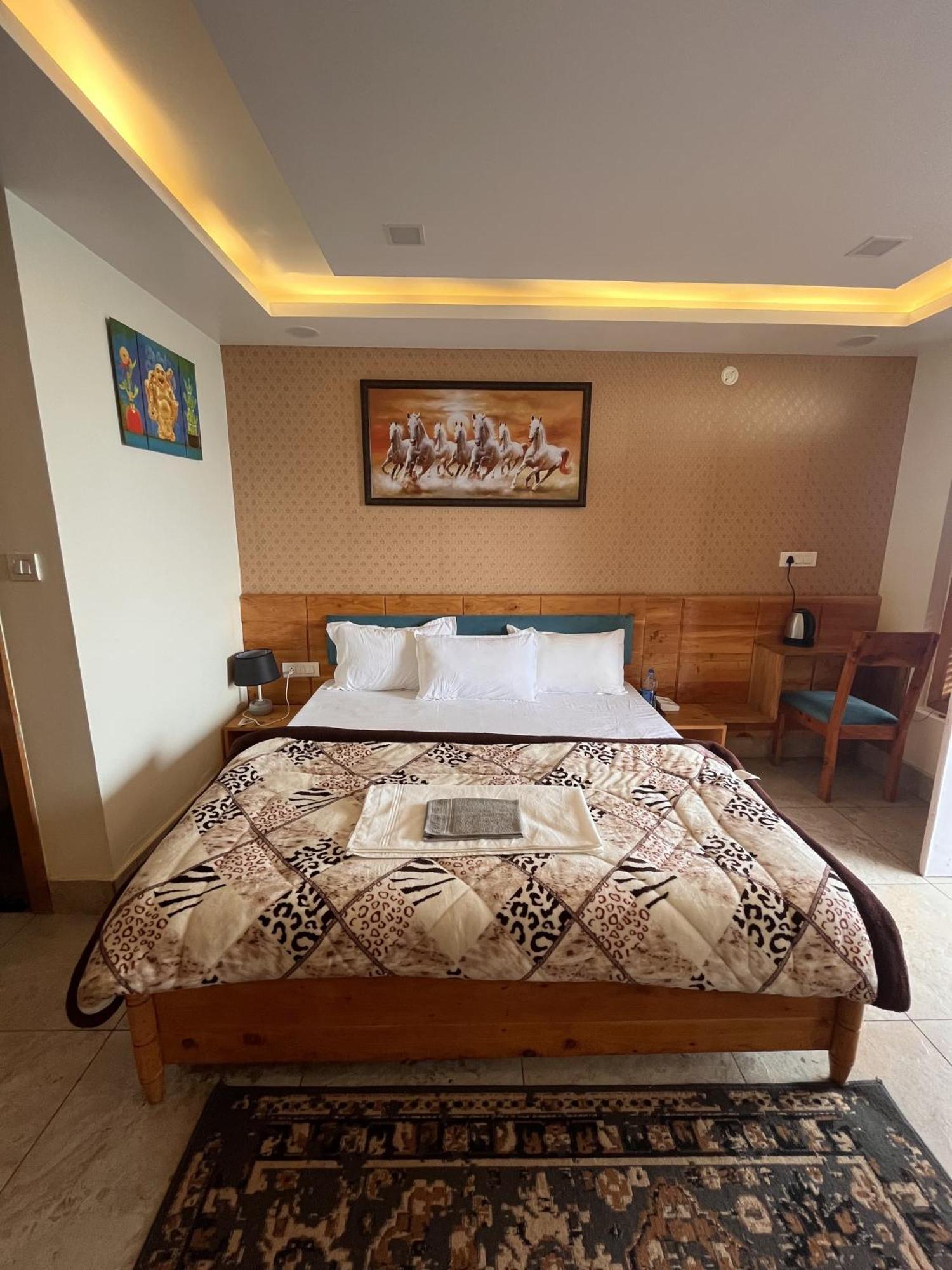 Woodpeak Homestay Nainital Esterno foto