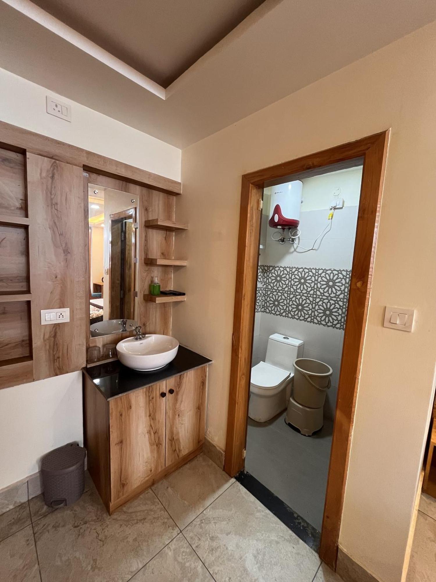 Woodpeak Homestay Nainital Esterno foto
