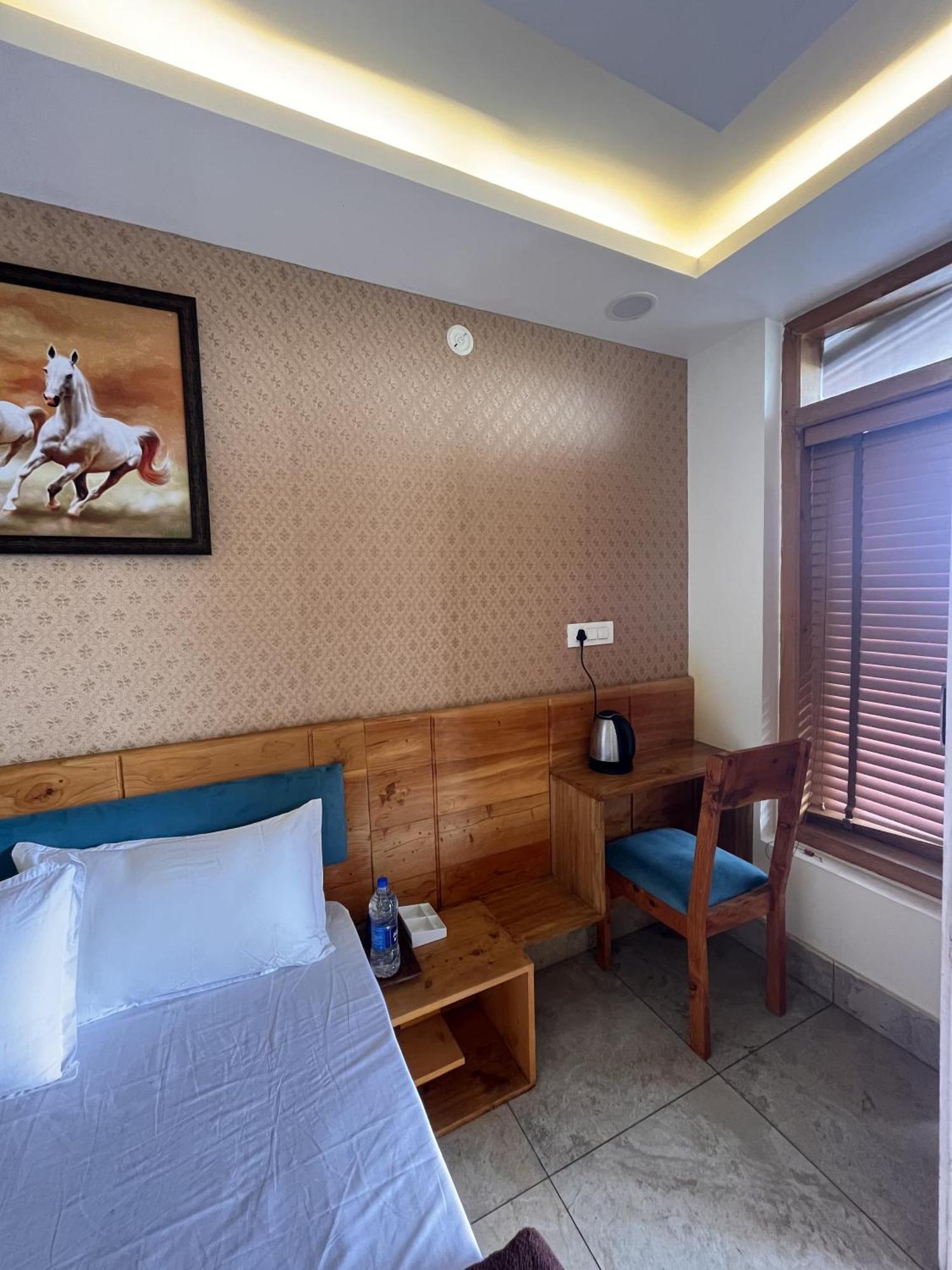 Woodpeak Homestay Nainital Esterno foto